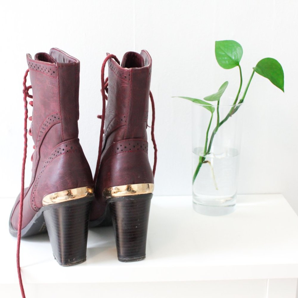 Vintage style heeled boots - Picture 3 of 4